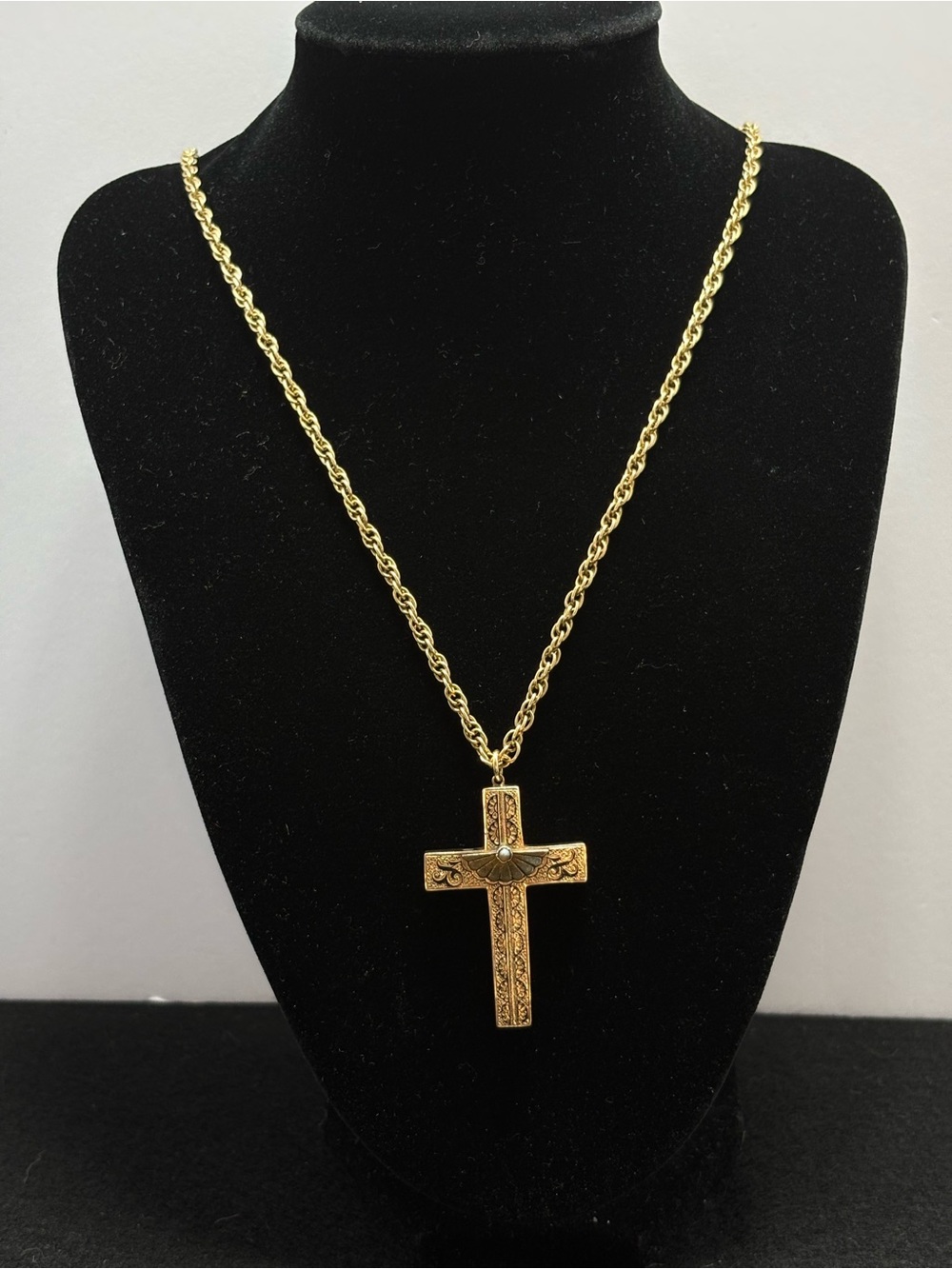 Gold Cross Pendant Necklace - Women Jewelry
